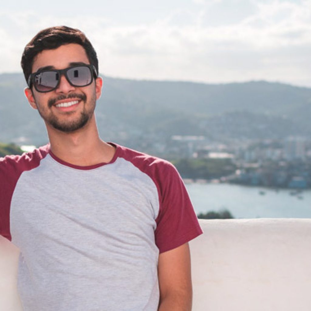 de que depende el precio de los implantes dentales