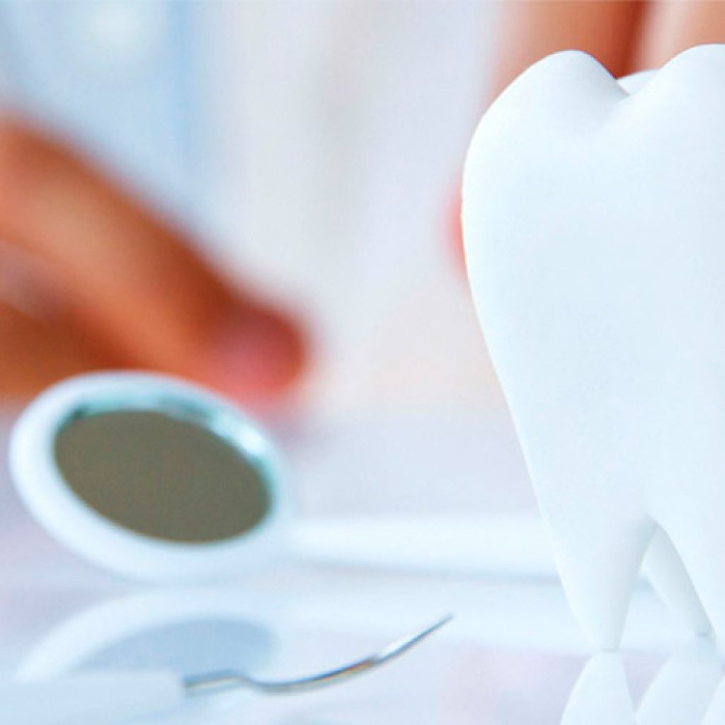 Donde ponerse implantes dentales en Valencia