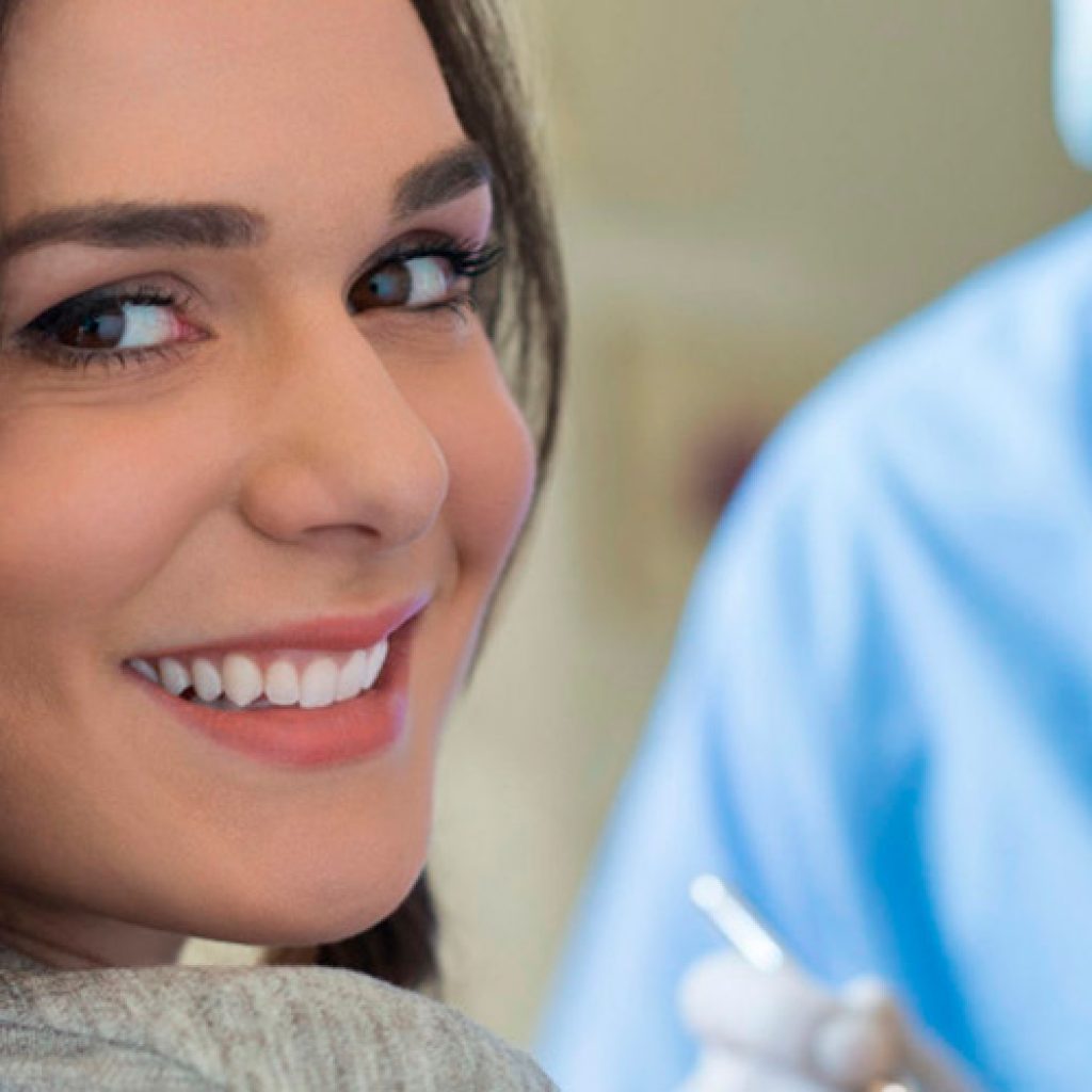 Limpieza-y-blanqueamiento-dental