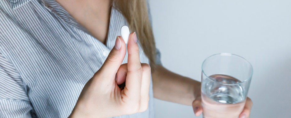 se inflaman las encias tras un tratamiento de implantes dentales